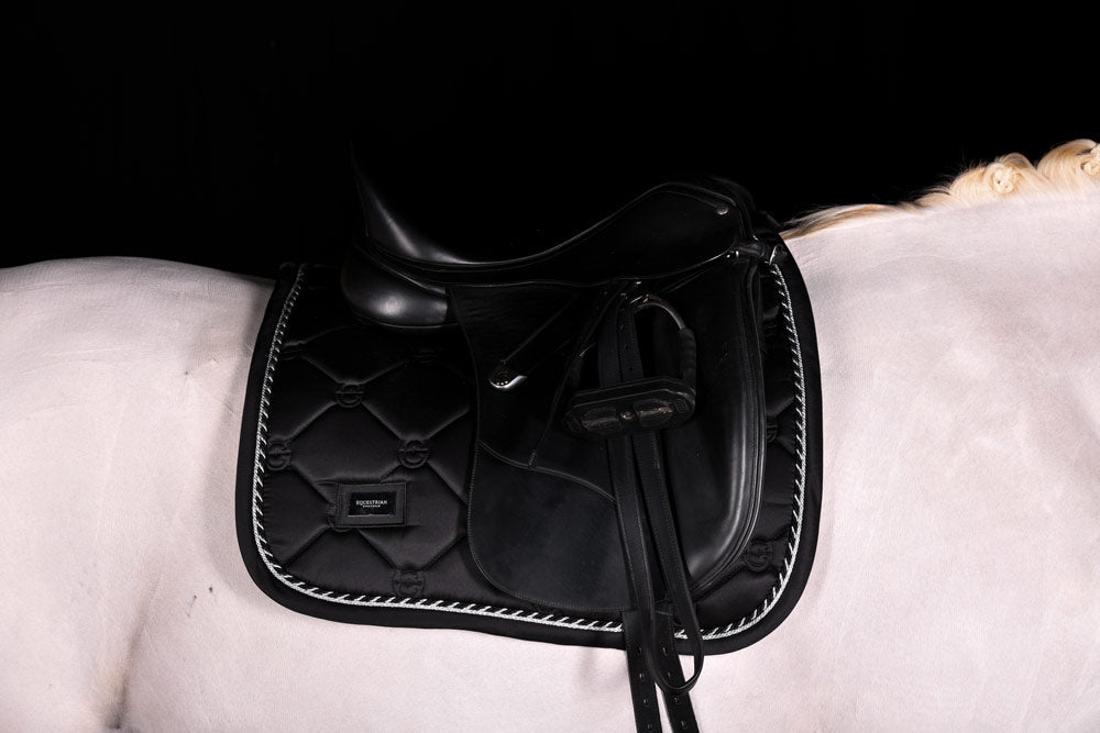 Dressage Saddle Pad Black Edition Cob vue 3