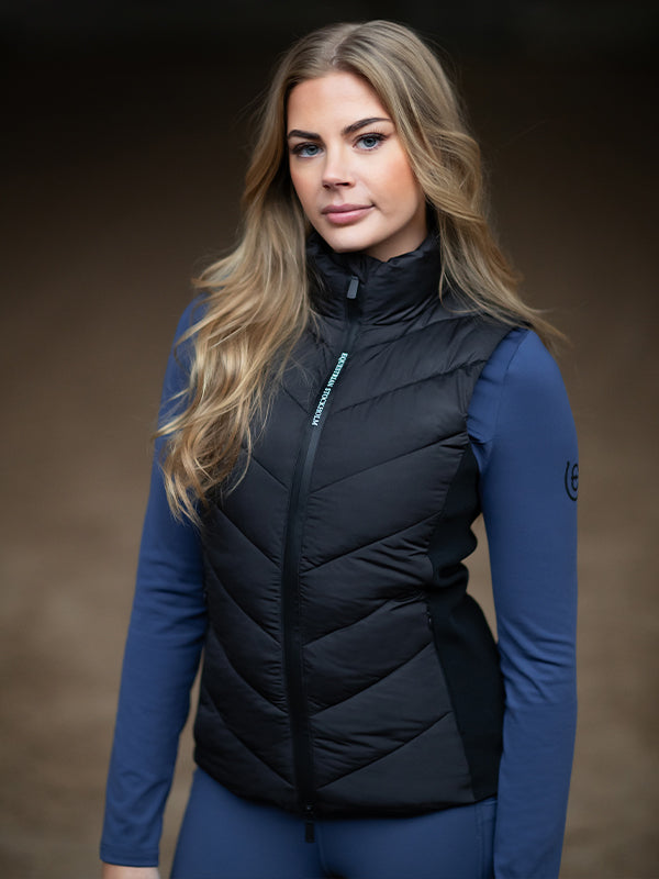 Versatile Vest Black vue 2