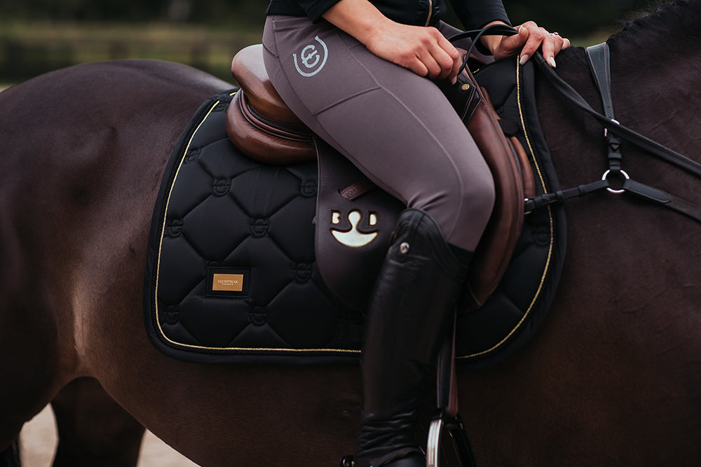 Jump Saddle Pad Black Gold Full vue 5
