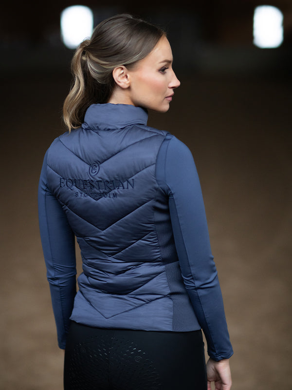 Versatile Vest Dark Venice vue 3