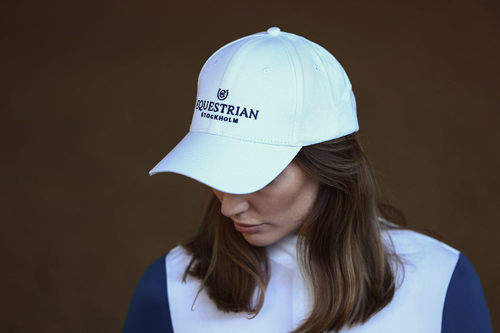 Cap White Blue Meadow vue 3