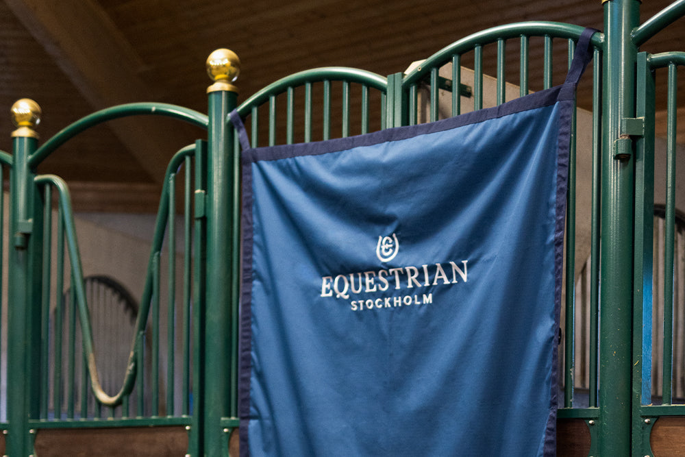 Stable Curtain Blue Meadow vue 4