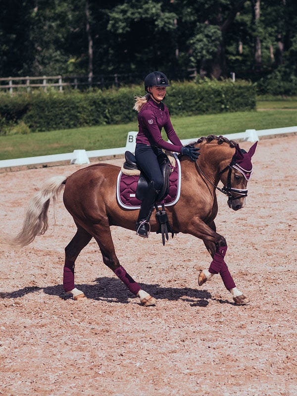 Dressage Saddle Pad Purple White Edge Cob vue 2