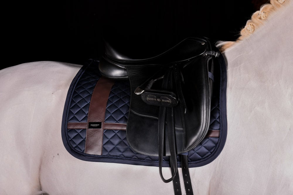 Dressage Saddle Pad Leather Deluxe Silver Cob vue 3