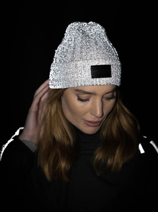 luminous-black-beanie-mossa-mutze-muts-hov