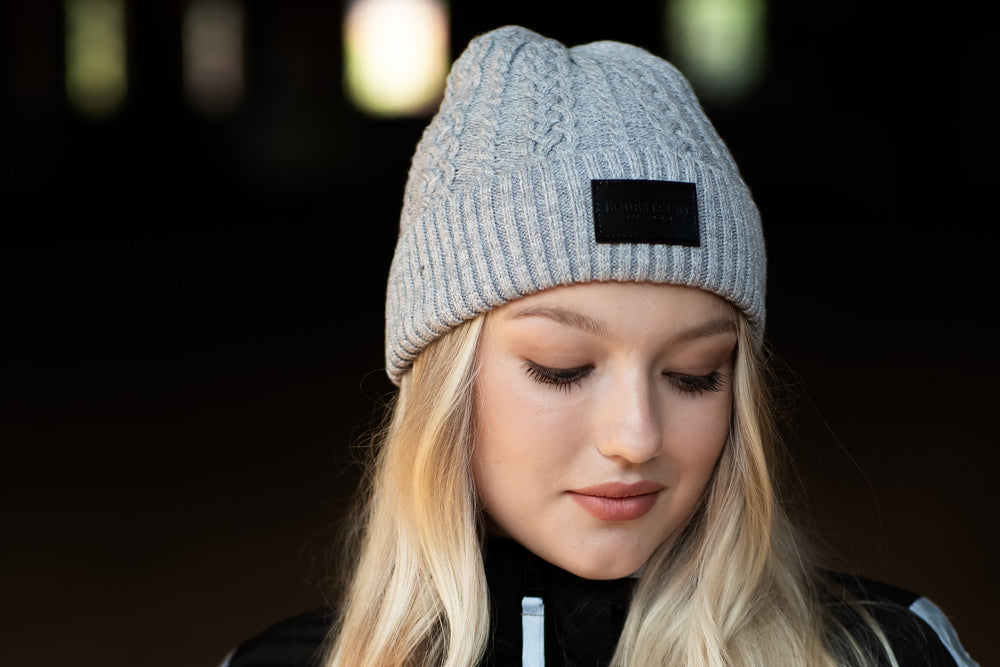 luminous-black-beanie-mossa-mutze-muts-on1 vue 3