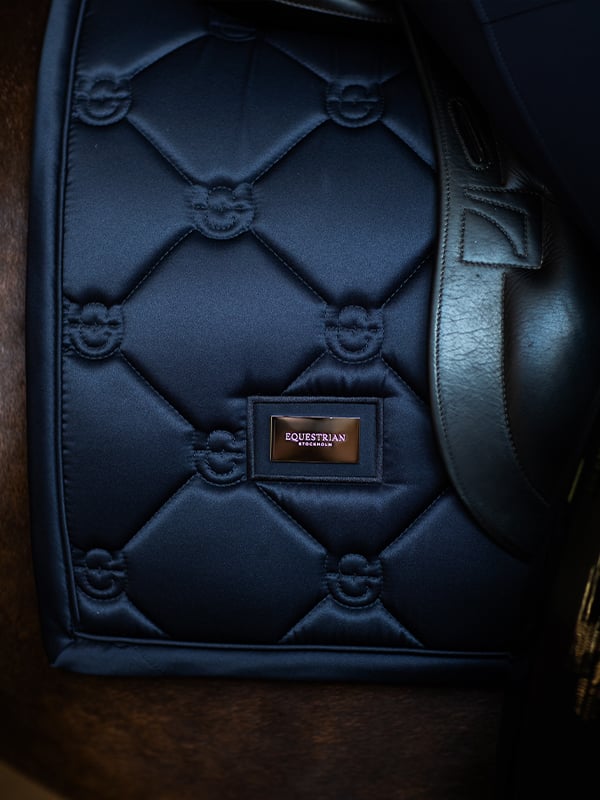 Dressage Saddle Pad Classic Modern Tech Navy Full vue 2